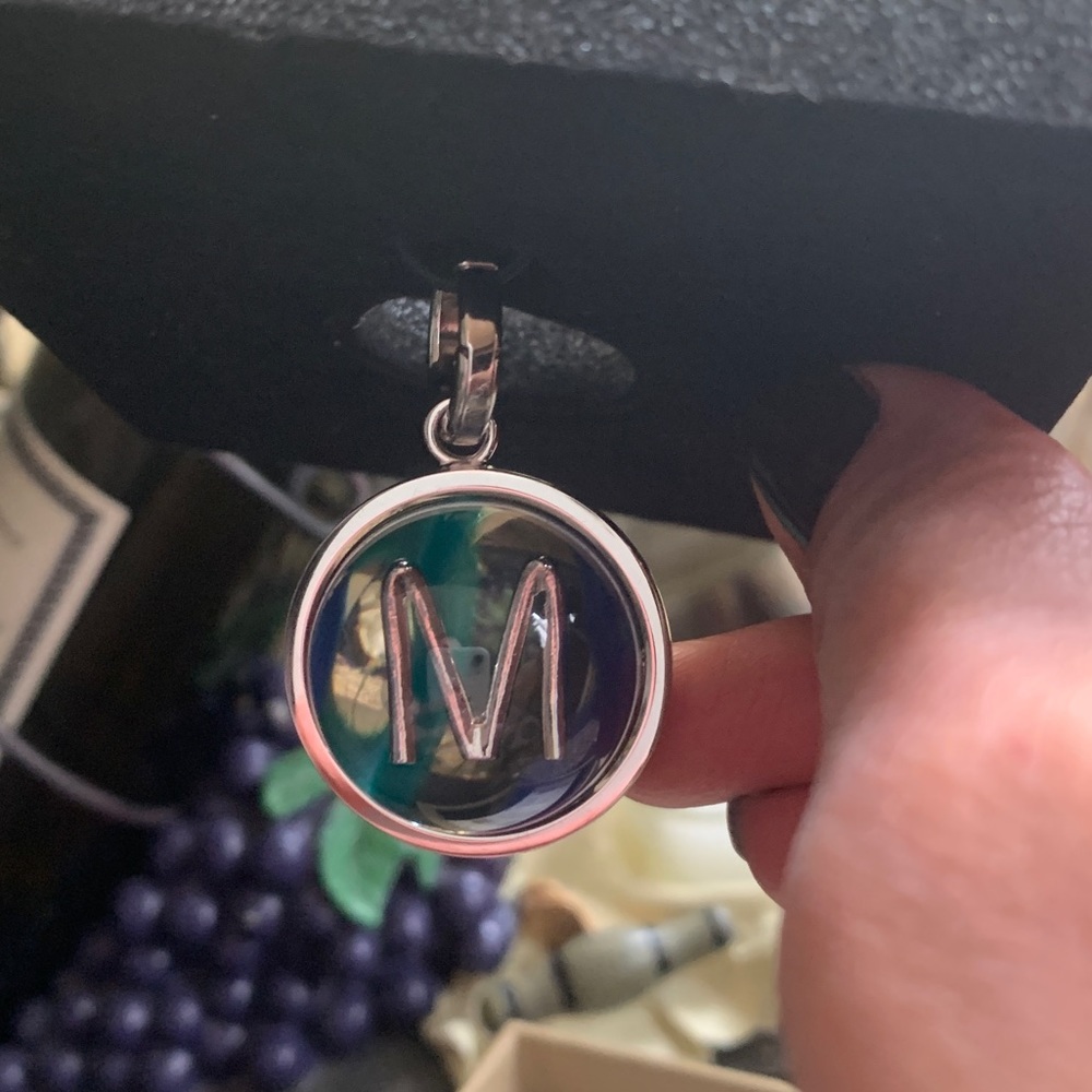 🔥SALE🔥Authentic BURBERRY Silver M crystal ball KEY/Charm/pendant - Picture 8 of 13